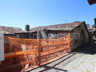 Rustico in vendita a Torgnon frazione Chatrian, 142