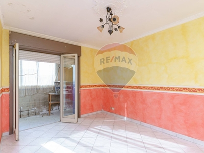 Trilocale in Viale San Teodoro, Catania, 1 bagno, con box, 90 m²