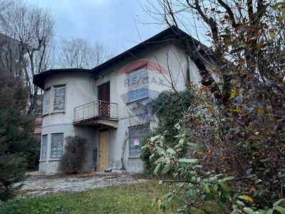 Vendita Villa Viale Prealpi, Saronno