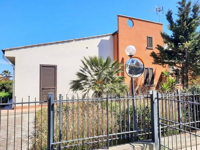 Villa a Schiera in vendita a Campofelice di Roccella via Madonna di Gibilmanna, 20