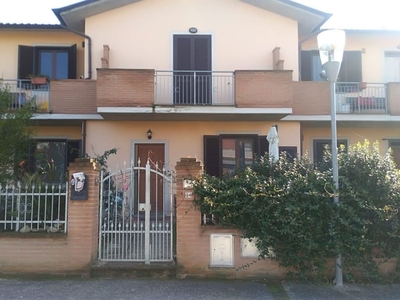 Villa a Schiera in vendita a Castiglione del Lago
