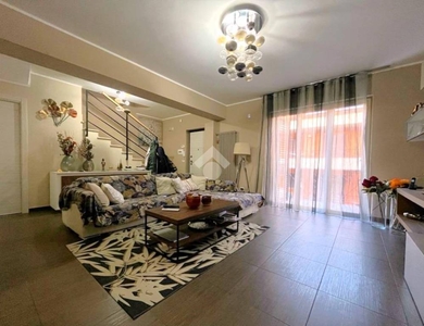 Villa a Schiera in vendita a Nizza di Sicilia via villafranca