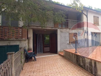 Villa a Schiera in vendita a Nocera Umbra vocabolo Boschetto, 91