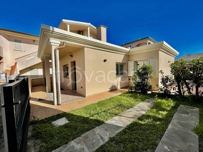 Villa a Schiera in vendita a Olbia via Ippolito Nievo, 32