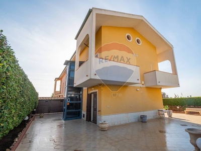 Villa a Schiera in vendita a Portopalo di Capo Passero viale gaetano greco, 37