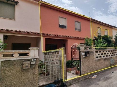 Villa a Schiera in vendita a Sant'Antioco traversa Renzo Laconi, 10