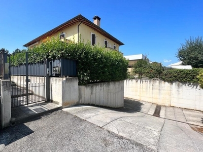 Villa a Schiera in vendita a Spoleto spoleto Maddonna di lugo, via Sandro Pertini