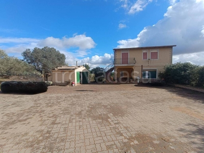 Villa Bifamiliare in in vendita da privato a Caltagirone strada Statale di Caltagirone