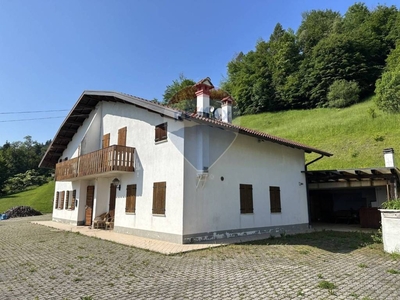 Villa Bifamiliare in vendita a Borgo Valbelluna via Signa, 21