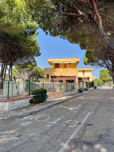 Villa Bifamiliare in vendita a Campofelice di Roccella contrada Pistavecchia, 13