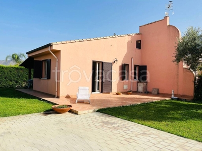 Villa Bifamiliare in vendita a Campofelice di Roccella via Madonna di Gibilmanna, 22