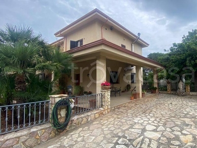 Villa Bifamiliare in vendita a Carini via Carbolangi