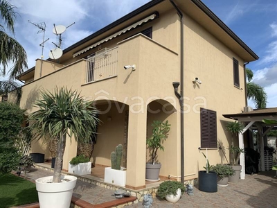 Villa Bifamiliare in vendita a Carini via Geranio