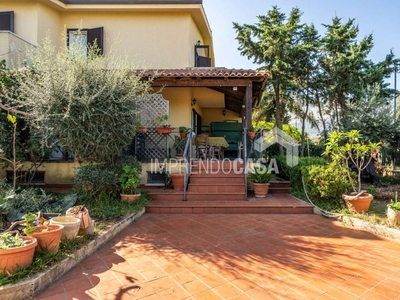 Villa Bifamiliare in vendita a Carini via Milioti, 64G