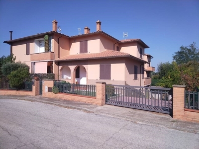 Villa Bifamiliare in vendita a Città della Pieve