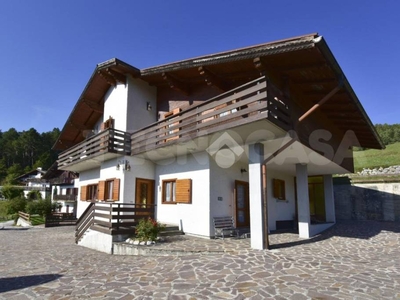 Villa Bifamiliare in vendita a Folgaria via del parco, 38