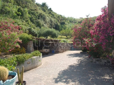 Villa Bifamiliare in vendita a Lipari via San Salvatore, snc