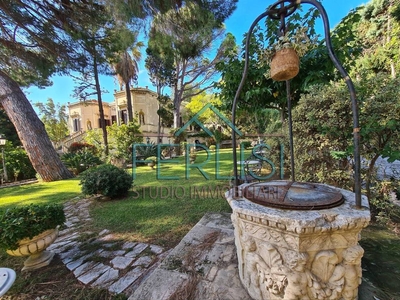 Villa Bifamiliare in vendita a Messina via Consolare Pompea