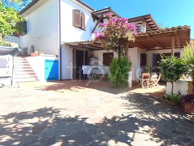 Villa Bifamiliare in vendita a Orosei via Cala Liberotto, 5
