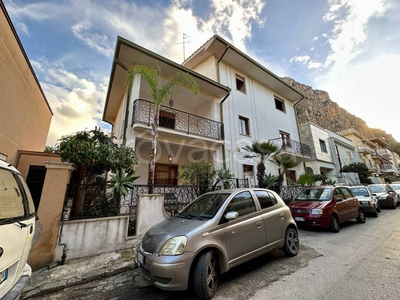 Villa Bifamiliare in vendita a Partinico via Benedetto Croce, 10