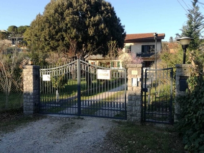 Villa Bifamiliare in vendita a Perugia strada Cenerente Colle Umberto, 25