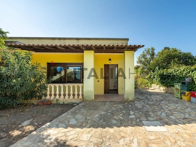 Villa Bifamiliare in vendita a Quartu Sant'Elena via del Pesco Fiorito, 26
