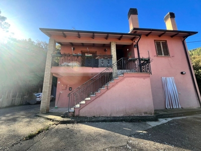 Villa Bifamiliare in vendita a Spoleto spoleto Molinaccio
