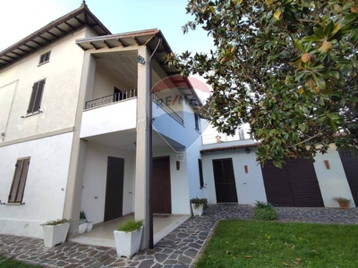 Villa Bifamiliare in vendita a Trevi via s.Angelo Nuovo, 67