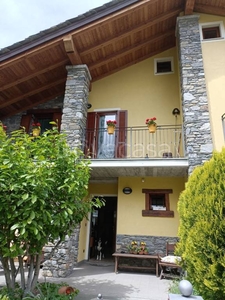 Villa Bifamiliare in vendita ad Aosta strada Ponte Suaz