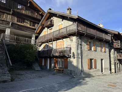 Villa Bifamiliare in vendita ad Ayas frazione Pilaz