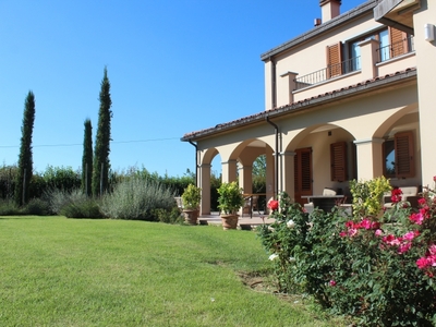 Villa con giardino a Arezzo