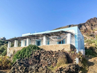 Villa in in vendita da privato a Lipari via Fossa Lazzaro