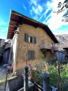 Villa in in vendita da privato a Montjovet frazione Borgo, 10