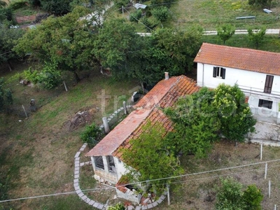 Villa in in vendita da privato a Spoleto località Uncinano, 18