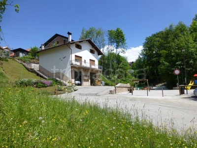Villa in in vendita da privato ad Alpago frazione Spert, 85