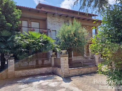 Villa in vendita a Bastia Umbra via Niccolò Machiavelli, 8