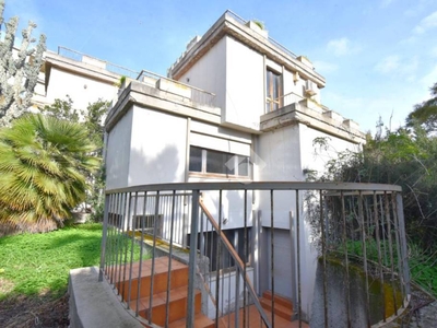 Villa in vendita a Cagliari via Edmondo De Magistris, 21