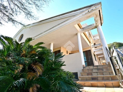 Villa in vendita a Cagliari via Ippocrate, 24