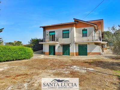 Villa in vendita a Canicattì via Padre Giacomo Cusmano, 6