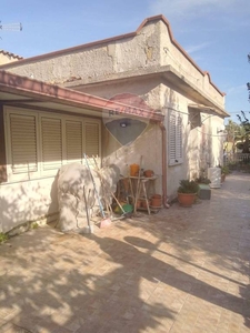 Villa in vendita a Carini via Lampedusa, 89