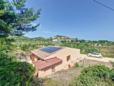 Villa in vendita a Castelsardo via Puglia