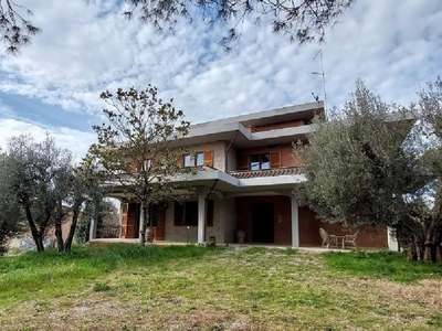 Villa in vendita a Castiglione del Lago