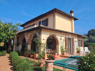 Villa in vendita a Castiglione del Lago via della Vendemmia