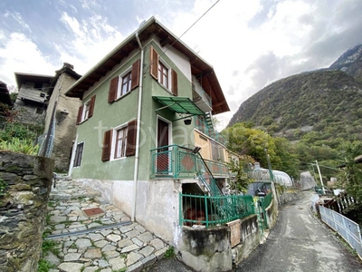 Villa in vendita a Champdepraz località capoluogo, 68