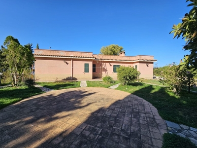 Villa in vendita a Collesano contrada Serra di Gallo