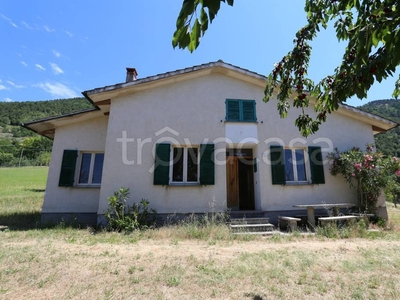 Villa in vendita a Costacciaro via Flaminia