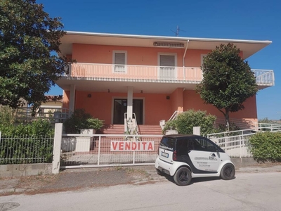 Villa in vendita a Giano dell'Umbria bastardo