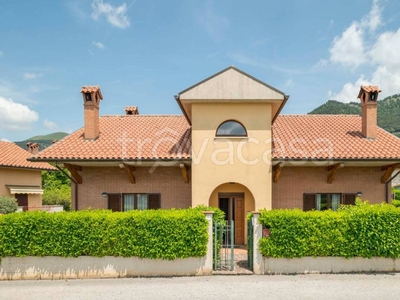 Villa in vendita a Gubbio via Francesco Allegrini, 96