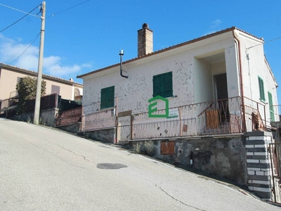 Villa in vendita a Lugnano in Teverina via del Centenario