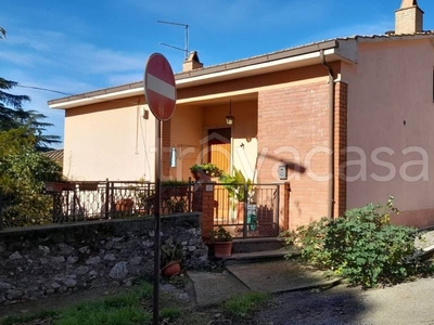 Villa in vendita a Lugnano in Teverina via Madonna dei Pini